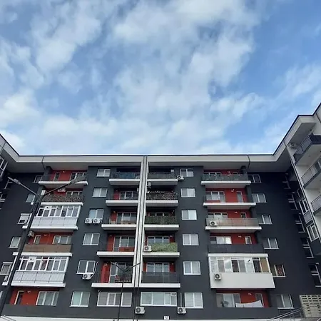 公寓 Cozy With Balcony