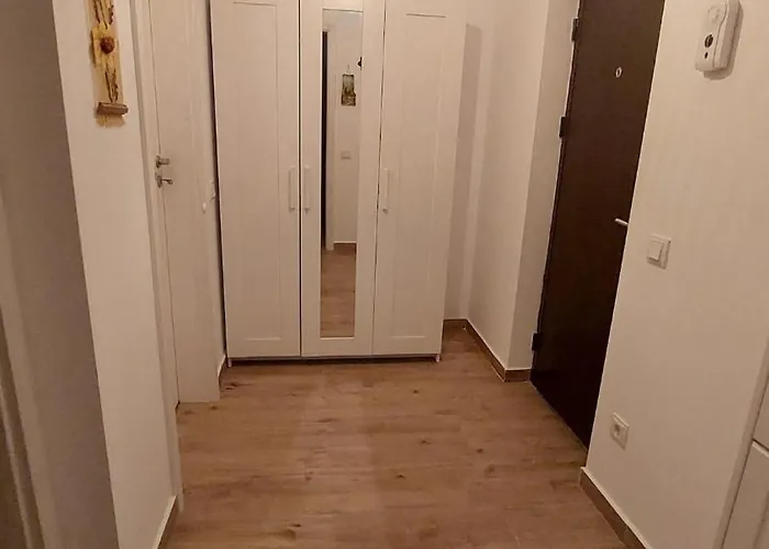 Cozy With Balcony 公寓 *