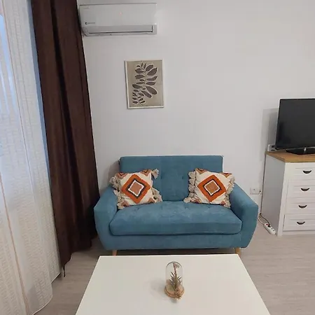 Cozy With Balcony *